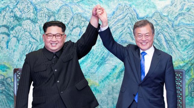 Kim Jong-un dan Moon Jae-in.