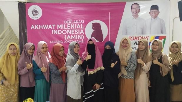 Akhwat Milenial Indonesia mendeklarasikan dukungan kepada Jokowi-Ma'ruf Amin.