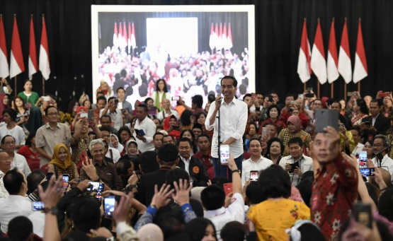 Presiden Jokowi saat bertemu dengan pengusaha Jateng.