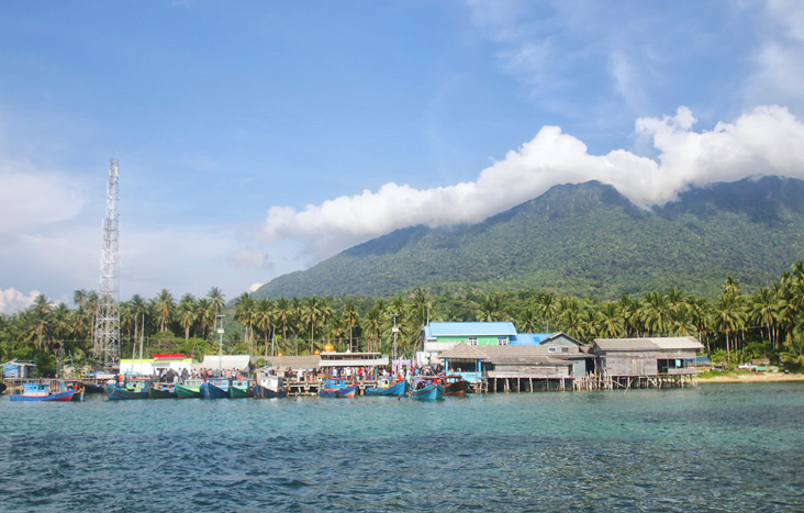 Destinasi Wisata di Pulau Natuna, Kepulauan Riau.