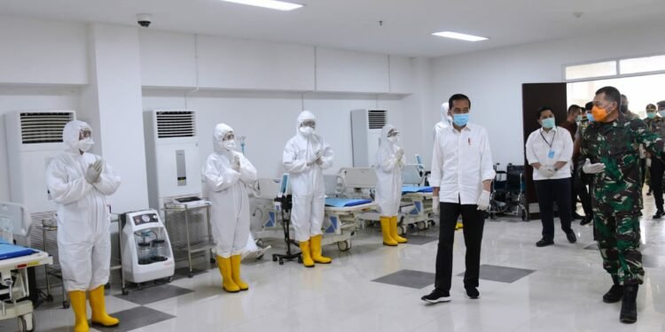Jokowi Tinjau RS Darurat Wisma Atlet