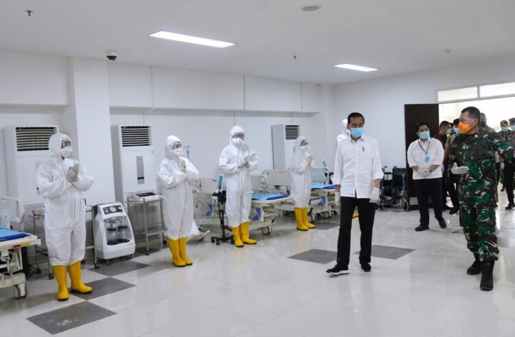Jokowi Tinjau RS Darurat Wisma Atlet