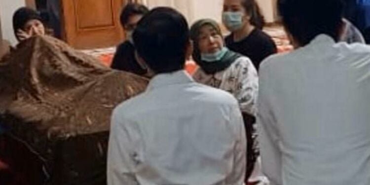 Jenazah Bunda Jokowi, Dimakamkan Kamis Ini Pukul 13.00 WIB