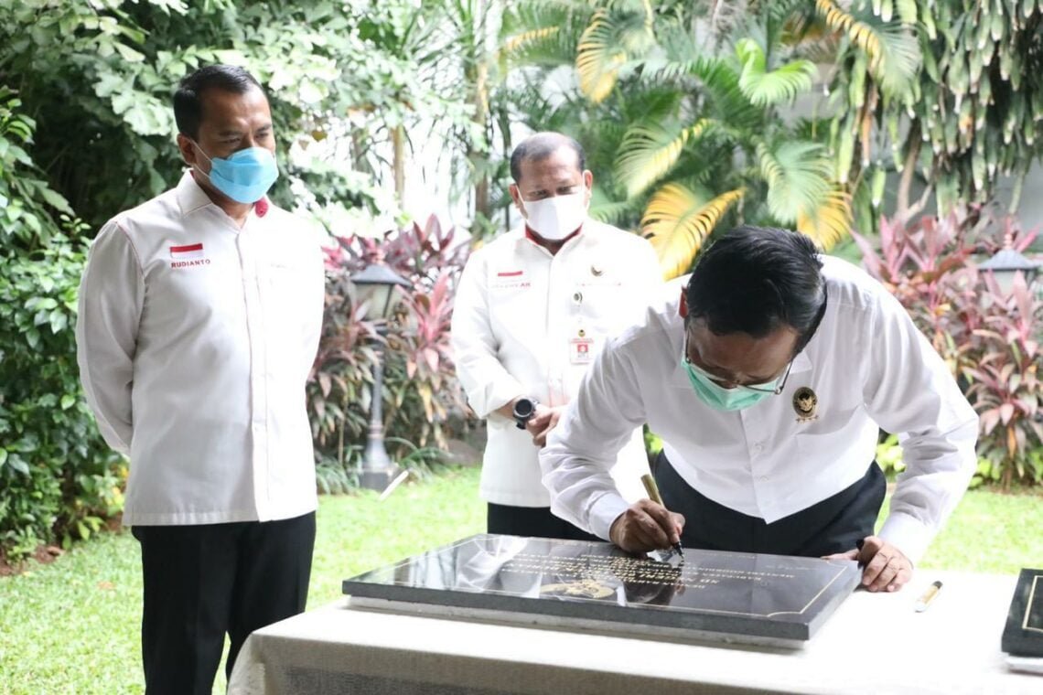 Menko Mahfud Teken Sembilan Prasasti Pembangunan Kabupaten Kepulauan Anambas