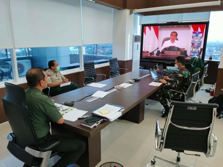 Doni Monardo Pakai Seragam Militer