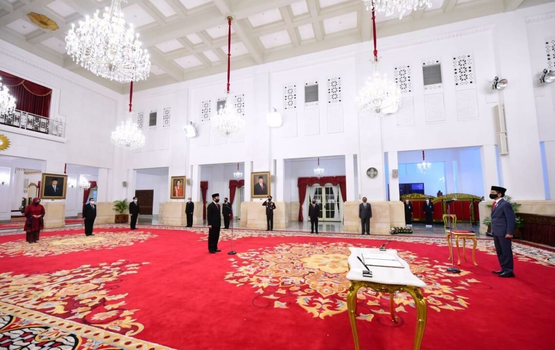 Presiden Jokowi Lantik Kepala BNPT dan Saksikan Pengucapan Sumpah Kepala PPATK Presiden Jokowi Lantik Kepala BNPT dan Saksikan Pengucapan Sumpah Kepala PPATK