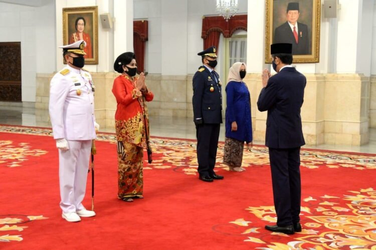 Presiden Jokowi Lantik KSAL dan KSAU di Istana Negara