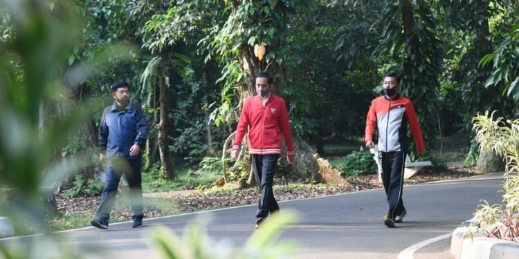 Berolahraga di Istana Bogor, Presiden Ajak Masyarakat Jaga Kesehatan