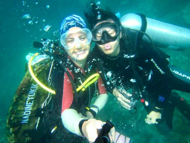 Nadine Chandrawinata Ingin Basah-Basahan