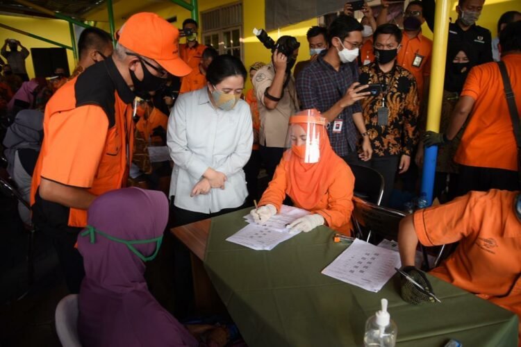 Puan: DPR Akan Evaluasi Bansos Corona