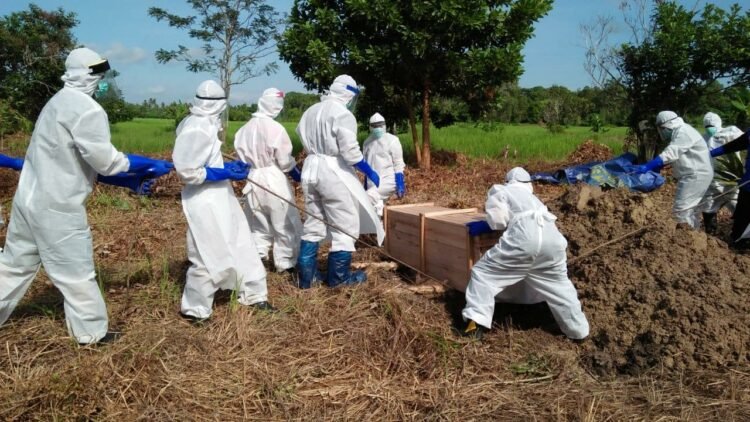 Mensos Juliari Apresiasi Tagana Garda Terdepan Pemakaman Jenazah Covid 19