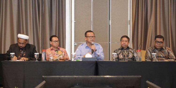 Bisnis Ekspor & Bagi-Bagi Gizi 1 Bisnis Ekspor & Bagi-Bagi Gizi