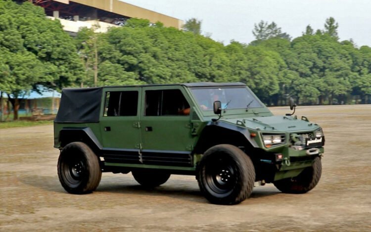 Menhan Prabowo Borong Humvee Lokal