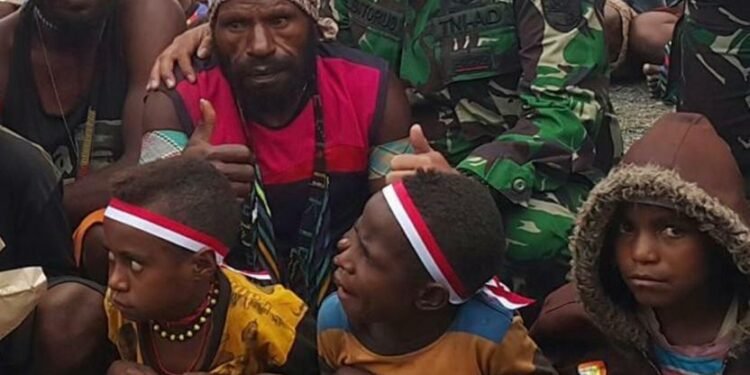 Kolonel Kaveleri Edward Sitorus, Youtuber TNI Pembawa Damai di Tanah Papua