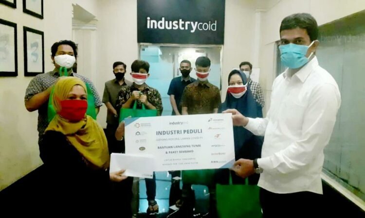 Industry.co.id Berulang Tahun Ketiga Adakan Bakti Sosial