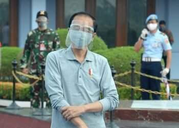 Presiden Meninjau Fasilitas Produksi dan Pelaksanaan Uji Klinis Vaksin Covid-19