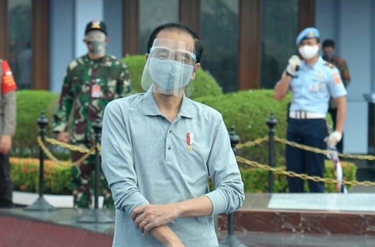 Presiden Meninjau Fasilitas Produksi dan Pelaksanaan Uji Klinis Vaksin Covid-19