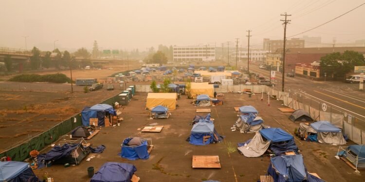 Wildfires Put the Unhoused On the Front Lines of the Climate Crisis