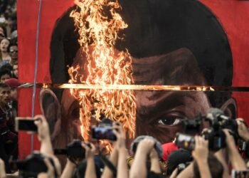 Duterte Labels Drug War Critics Malevolent Predators Who “Ooze Blood”