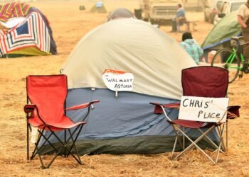 Amid Worst Air in the World, Many Unhoused Communities Left Unprotected