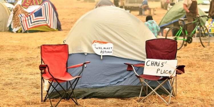Amid Worst Air in the World, Many Unhoused Communities Left Unprotected