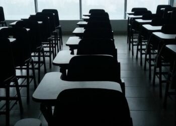 Cowok Meniru Siswa di SMA Jepang Elite selama Berbulan-bulan