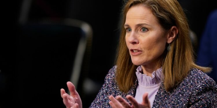 Pemimpin Grup Kristen Amy Barrett Milik Pernah Mengatakan Dia Akan Menendang Anggota untuk Seks Gay