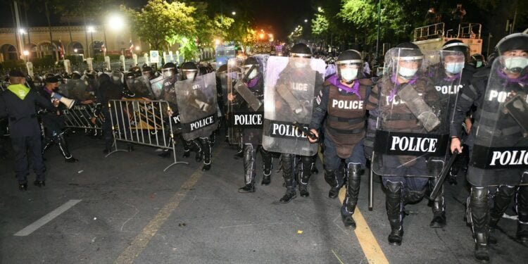 Thailand Melarang Pertemuan Massal dalam Upaya Menghentikan Protes Pro-Demokrasi