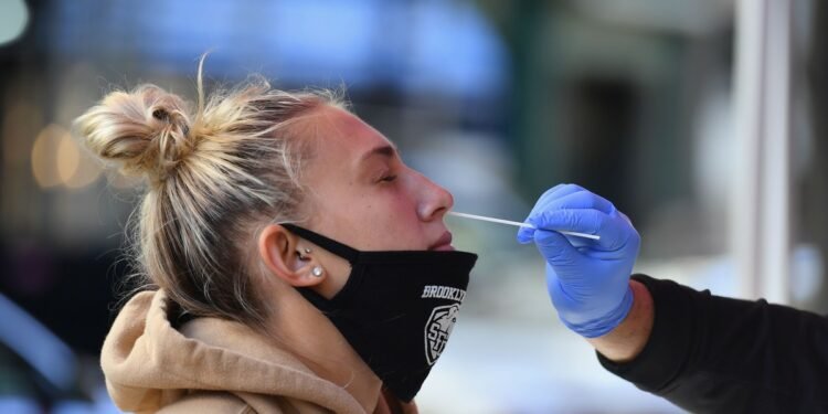 Tes COVID Harus Dicakup.  Perusahaan Asuransi Menggunakan Solusi Licik