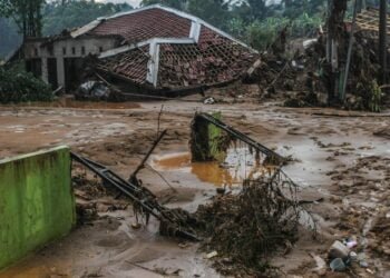 Hujan Turun, Bencana Datang