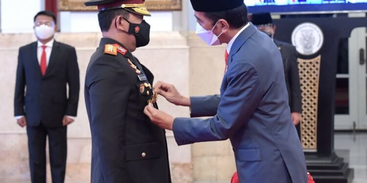 Kapolri Baru dan Kemistri Jokowi