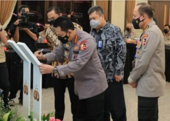 Polisi Meluncurkan Aplikasi Pengaduan Masyarakat