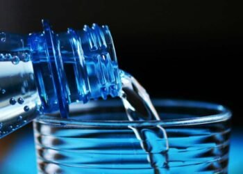 Minum Air Agar Sehat Kulit