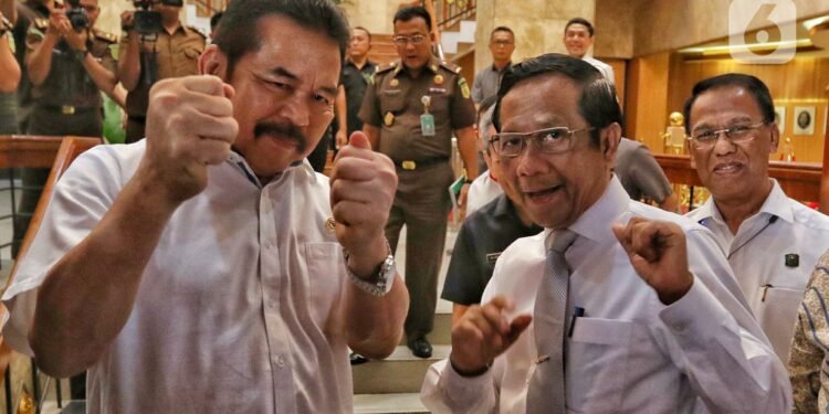 Jaksa Agung Dikunjungi Mahfud MD