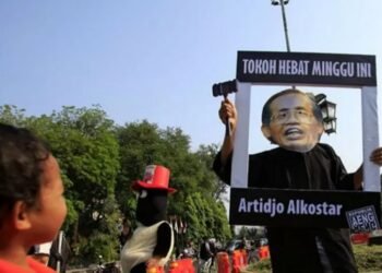 Artidjo Alkostar SEBUAH KITAB KEADILAN 