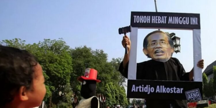 Artidjo Alkostar SEBUAH KITAB KEADILAN 