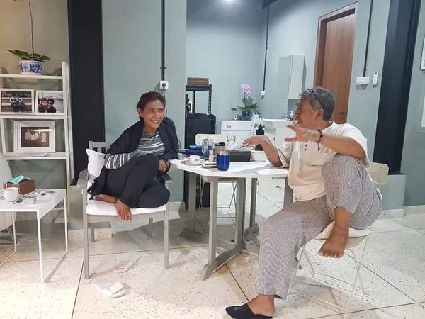 Susi Pudjiastuti “Cek Ombak” (2)