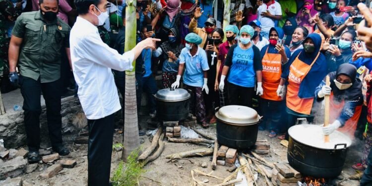 Jokowi Tinjau NTT Posko Pengungsi di Kabupaten Lembata