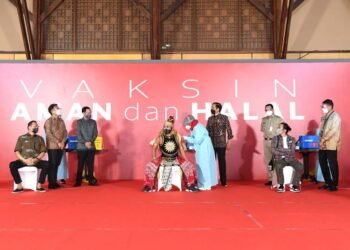 Tinjau Vaksinasi Untuk Seniman dan Budayawan