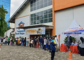 BULOG Gelar Operasi Pasar Daging Beku Ramadhan