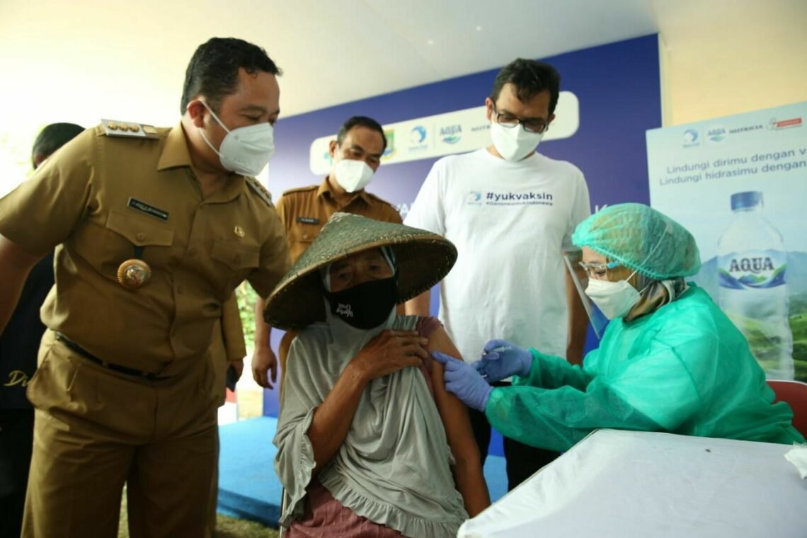 kalinya Danone Indonesia menggelar sentra vaksinasi yang diperuntukkan bagi kelompok rentan