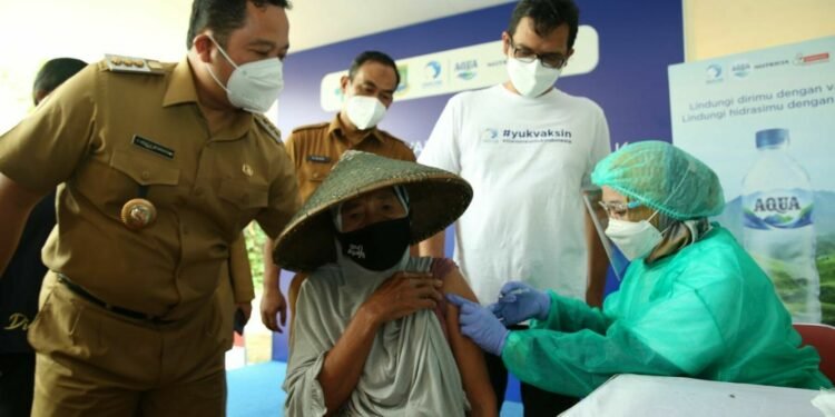 Dorong Ekonomi Sirkular, Danone Indonesia Bersama Pemerintah Kota Tangerang Jemput Bola Vaksinasi Covid-19 Pemulung dan Pelapak