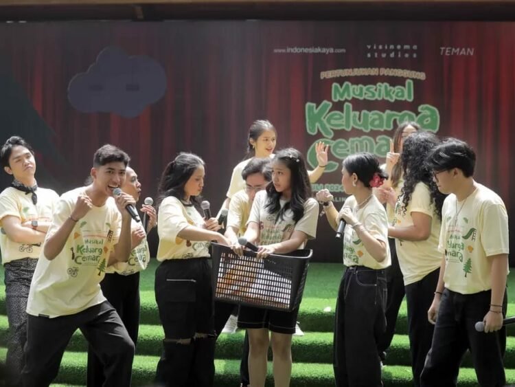 Menyambut Liburan Sekolah: Panggung Musikal “Keluarga Cemara” Membuat Emosi Penonton Naik Turun
