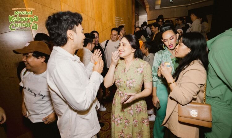 Tuai Pujian dari Sandiaga Uno hingga Raisa, Tiket Pertunjukan Musikal Keluarga Cemara Hari Pertama Ludes Terjual!