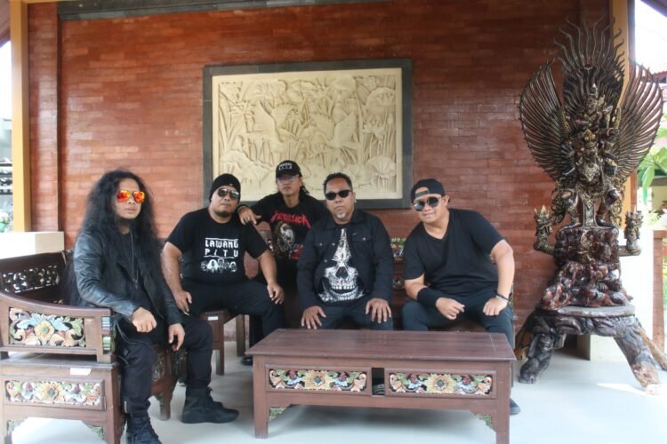 Vio, Gen Z 18 Tahun, Terpilih Jadi Model Video Musik Band ‘Lawang Pitu’ di Pantai Gunung Payung, Bali