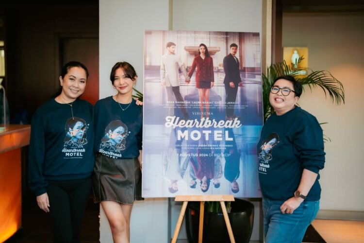 Visinema Pictures Rilis Teaser “Heartbreak Motel”: Drama Cinta Segitiga di Dunia Selebriti