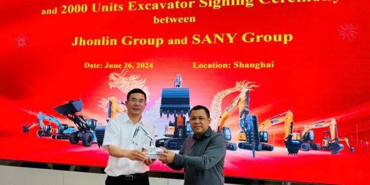 Haji Isam Cetak Rekor Dunia dengan Pembelian 2.000 Ekskavator untuk Proyek Pertanian Indonesia