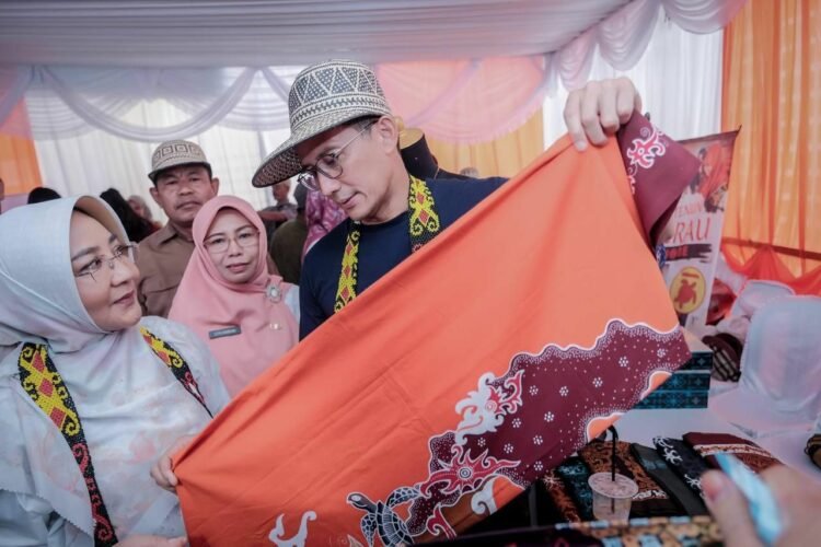 Sandiaga Uno Dorong Pelaku Ekonomi Kreatif Berau Maksimalkan Media Sosial untuk Pemasaran Produk