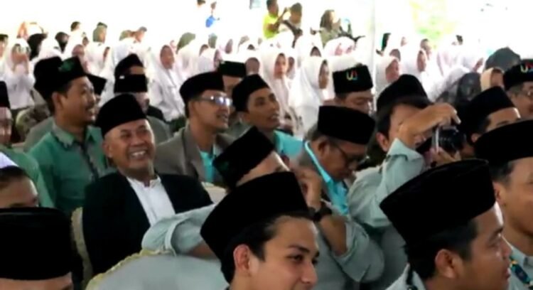Menparekraf Sandiaga Uno Dorong Santri Ponpes Qomaruddin Ciptakan Konten Promosi UMKM