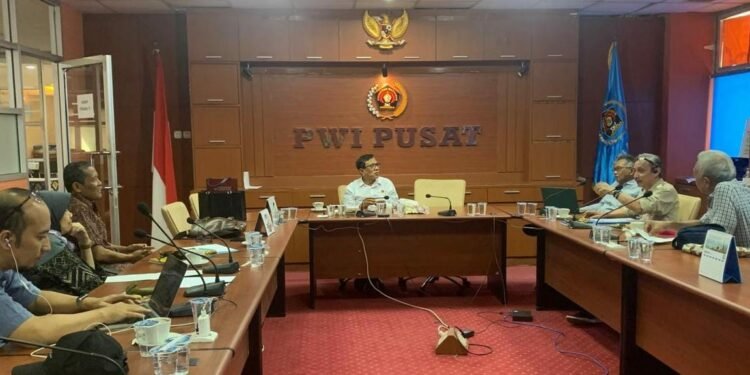 Hendry CH Bangun Pimpin Rapat Persiapan Launching Anugerah Adinegoro 2024 1 Hendry CH Bangun Pimpin Rapat Persiapan Launching Anugerah Adinegoro 2024